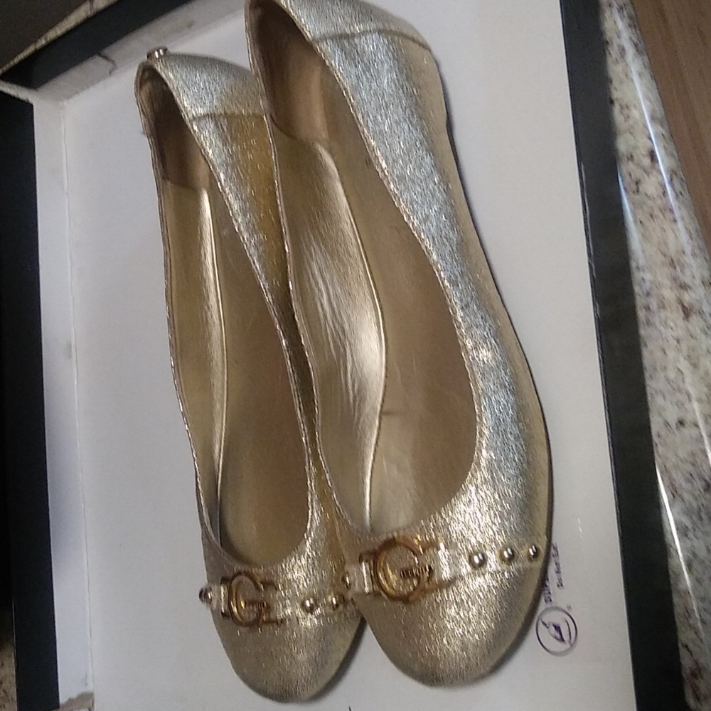 Gold guess flats
